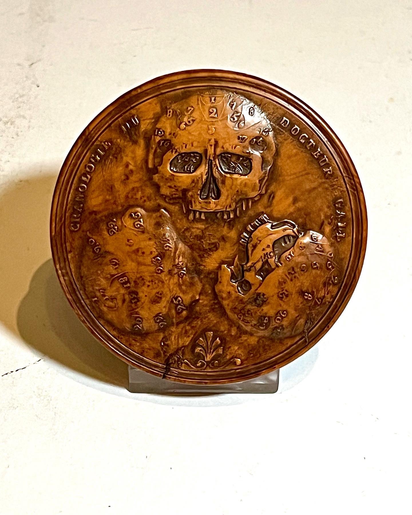 Fine Dr. Gall ‘skulls’ Phrenology Snuff Box