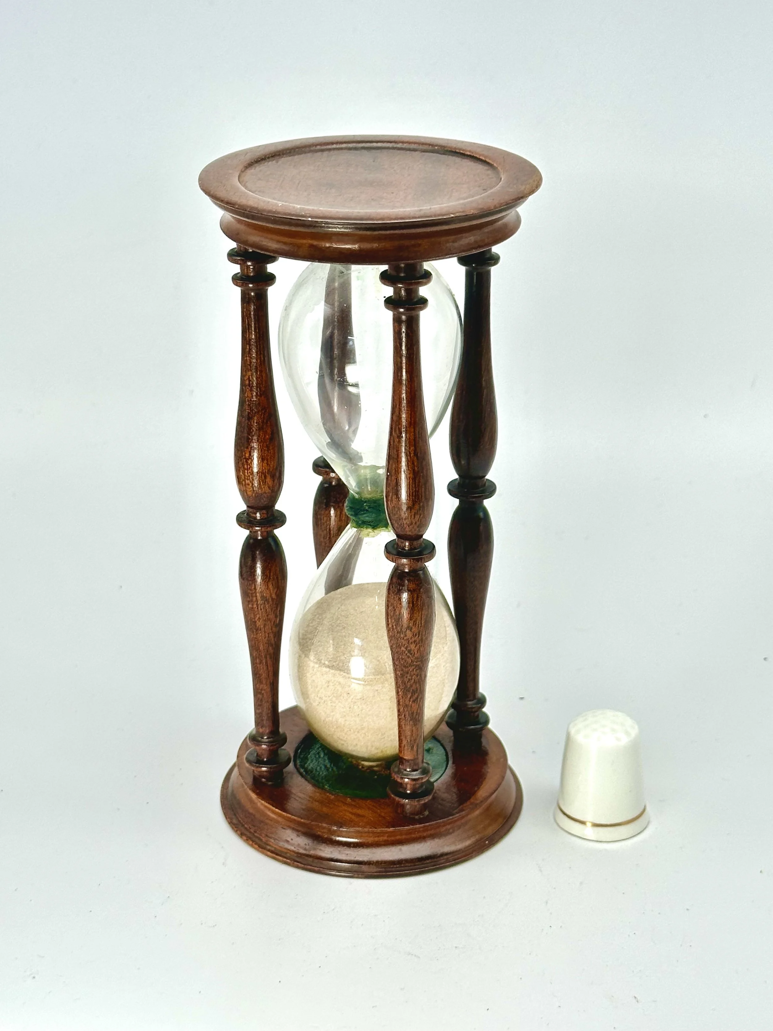 Fine Georgian Mahogany Hourglass