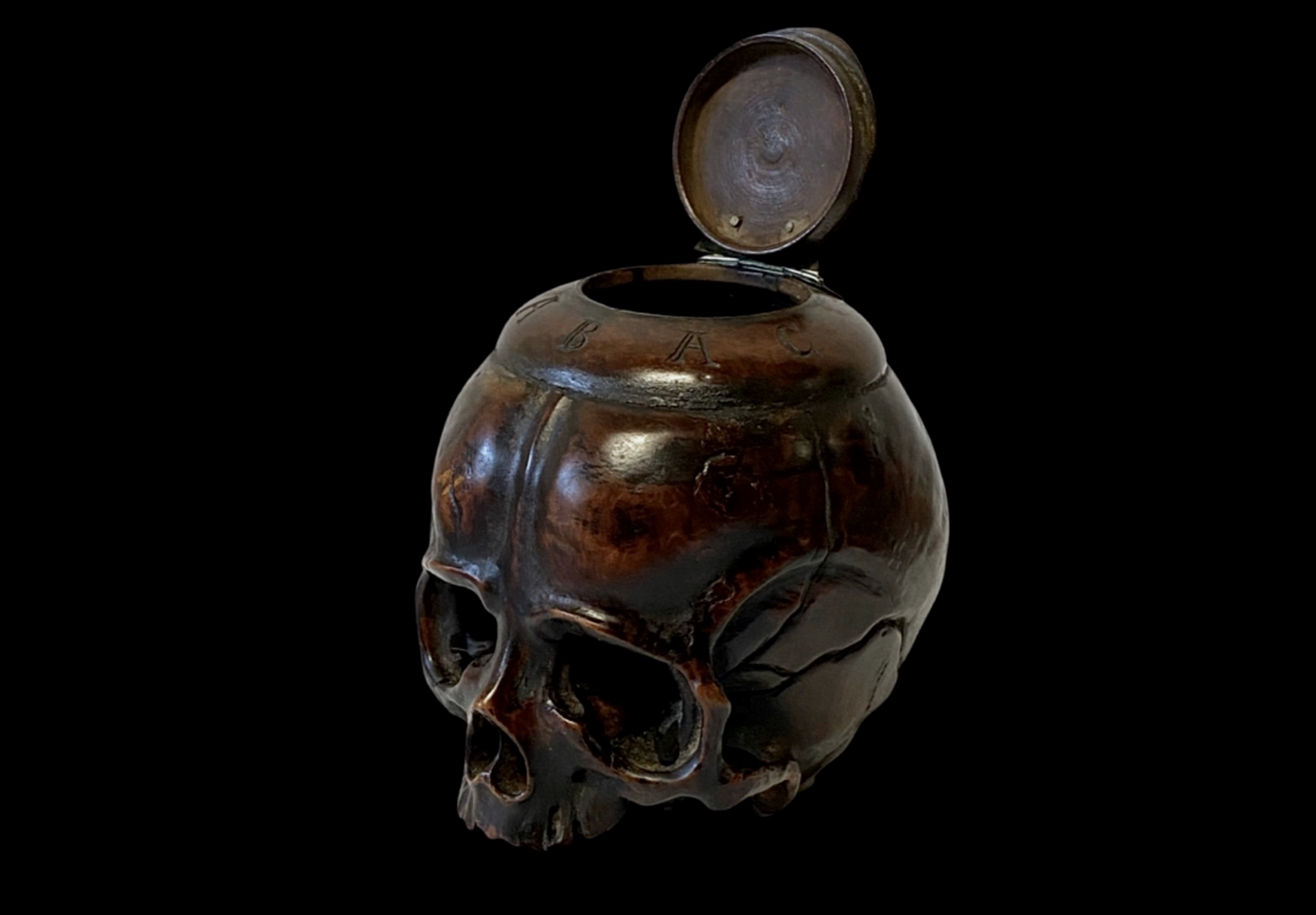 Rare C17th/18th TABAC Memento Mori Table Snuff/Tobacco Skull container