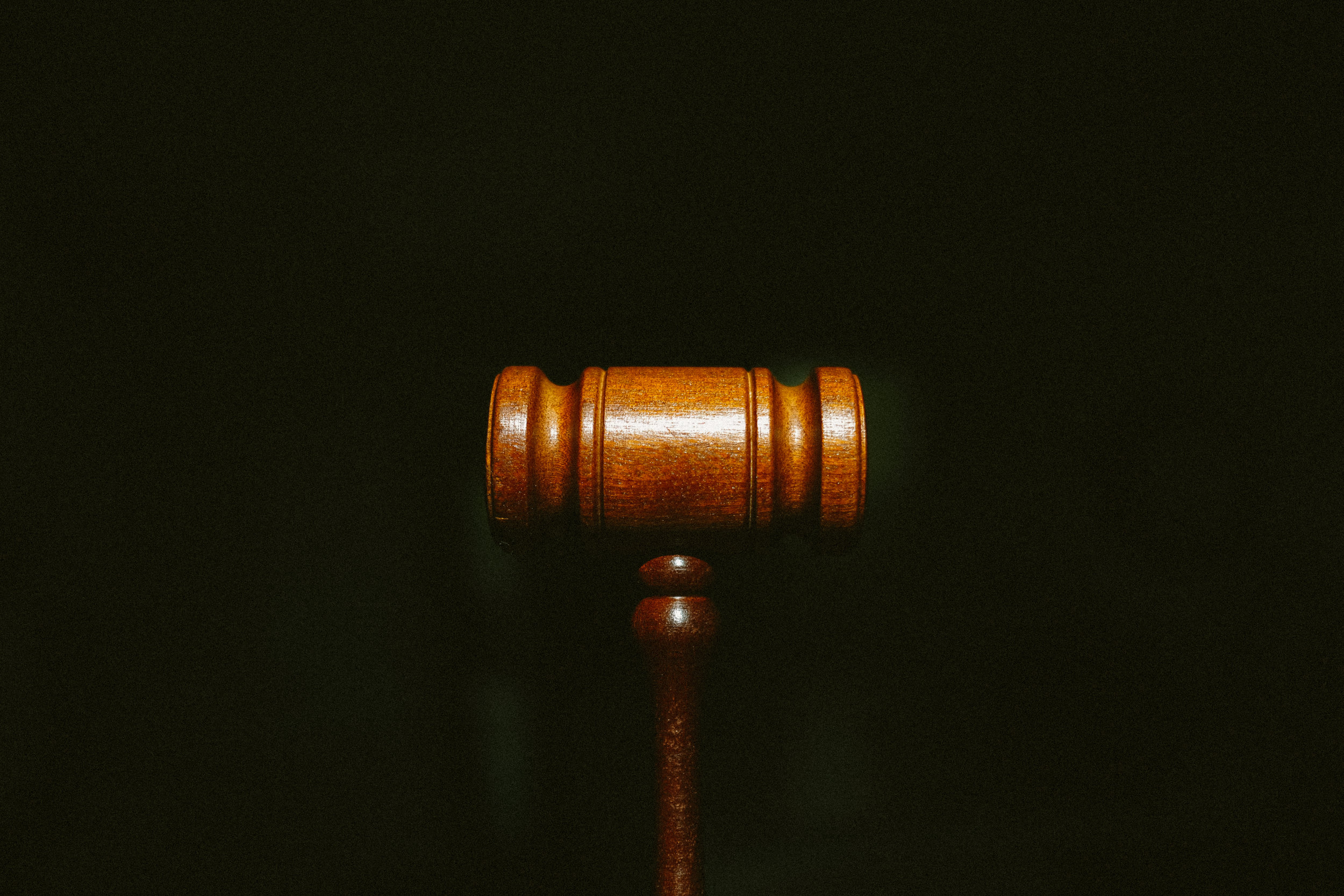 ¿Qué es la Cláusula de Competencia del Tribunal?