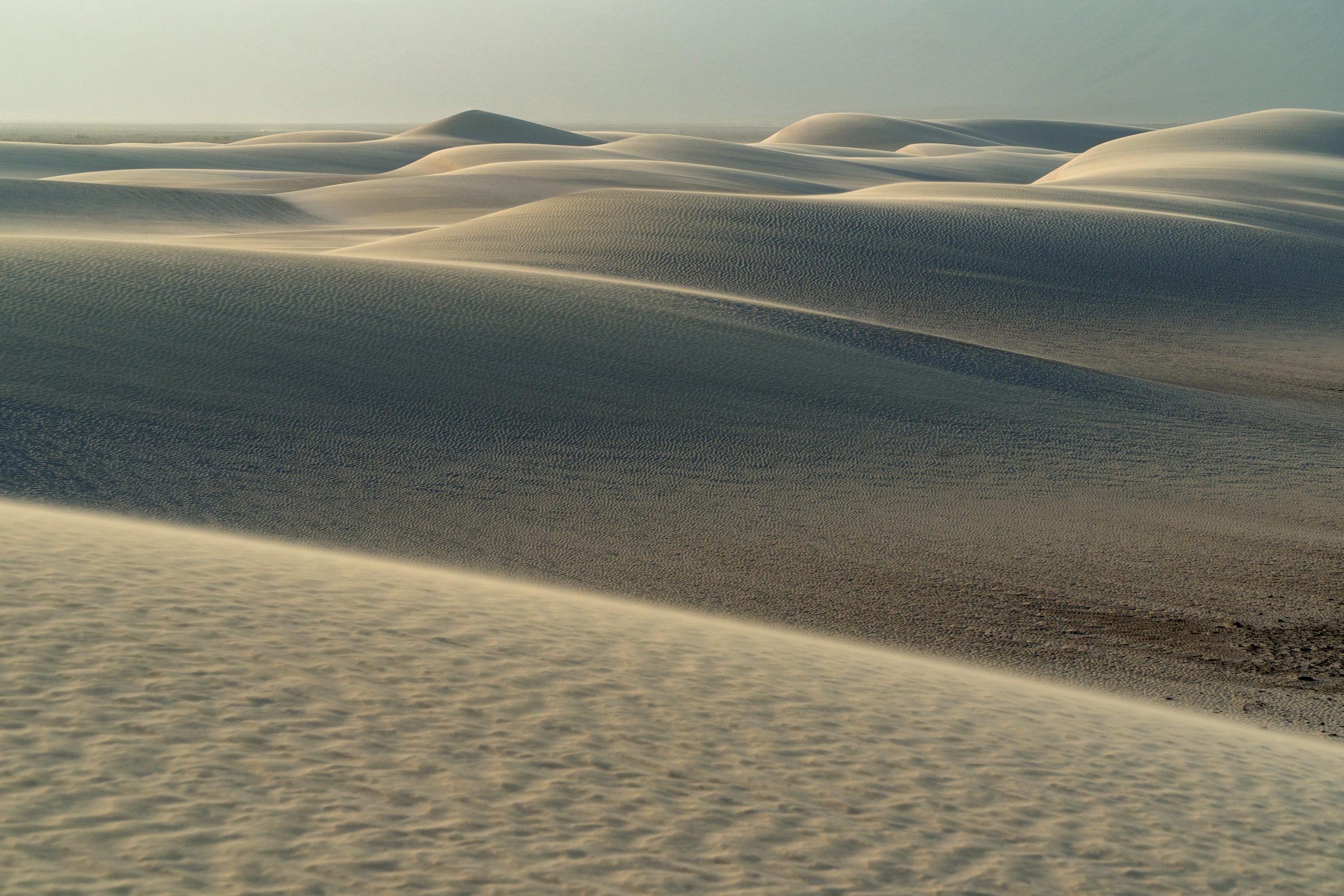 sand-dunes-at-zahaq-zaheq-zahek-socotra-island-yemen.jpg