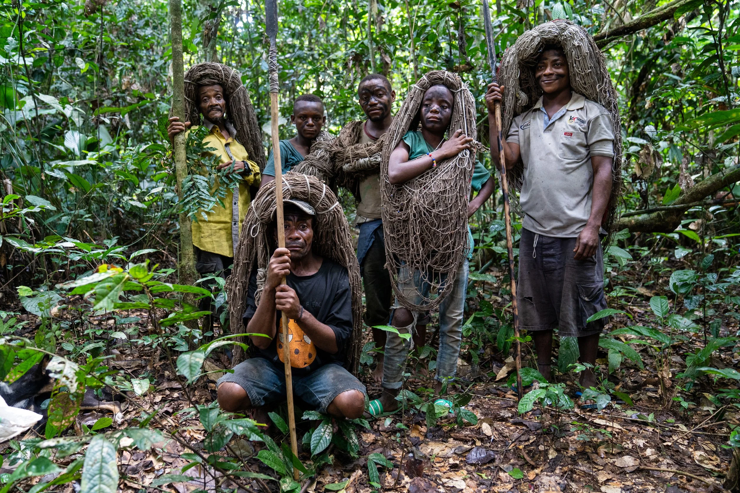 Pygmy People Hunting