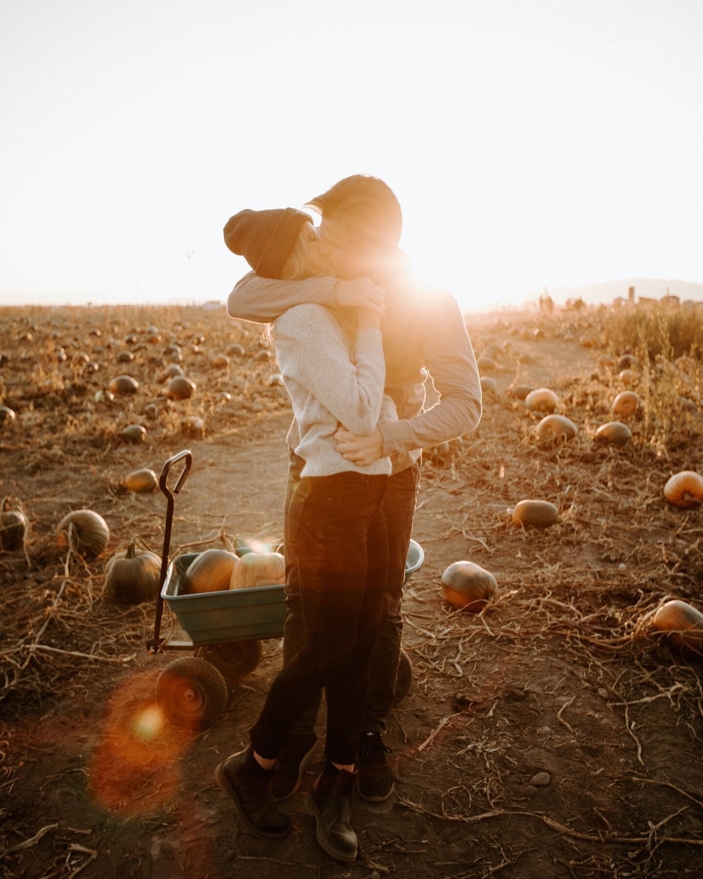 Just found out today is October 1st because of all the Halloween posts 🎃
.
.
.
.
.
#utahphotographer #utahweddingphotographer #elopementphotographer #destinationelopement #destinationweddingphotographer #zionweddingphotographer #zionelopement #fallw