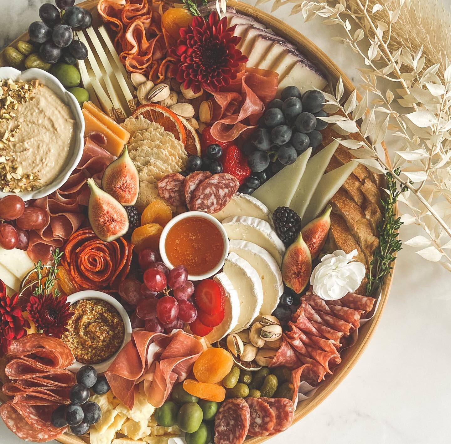 Fall is in the air cheese-lovers! Tis&rsquo; the season of crisp air, pumpkin-filled everything and festive dinner parties with friends and family. Our limited edition Thanksgiving platter is now LIVE on our website. Our favourite fix-ins are the Bel