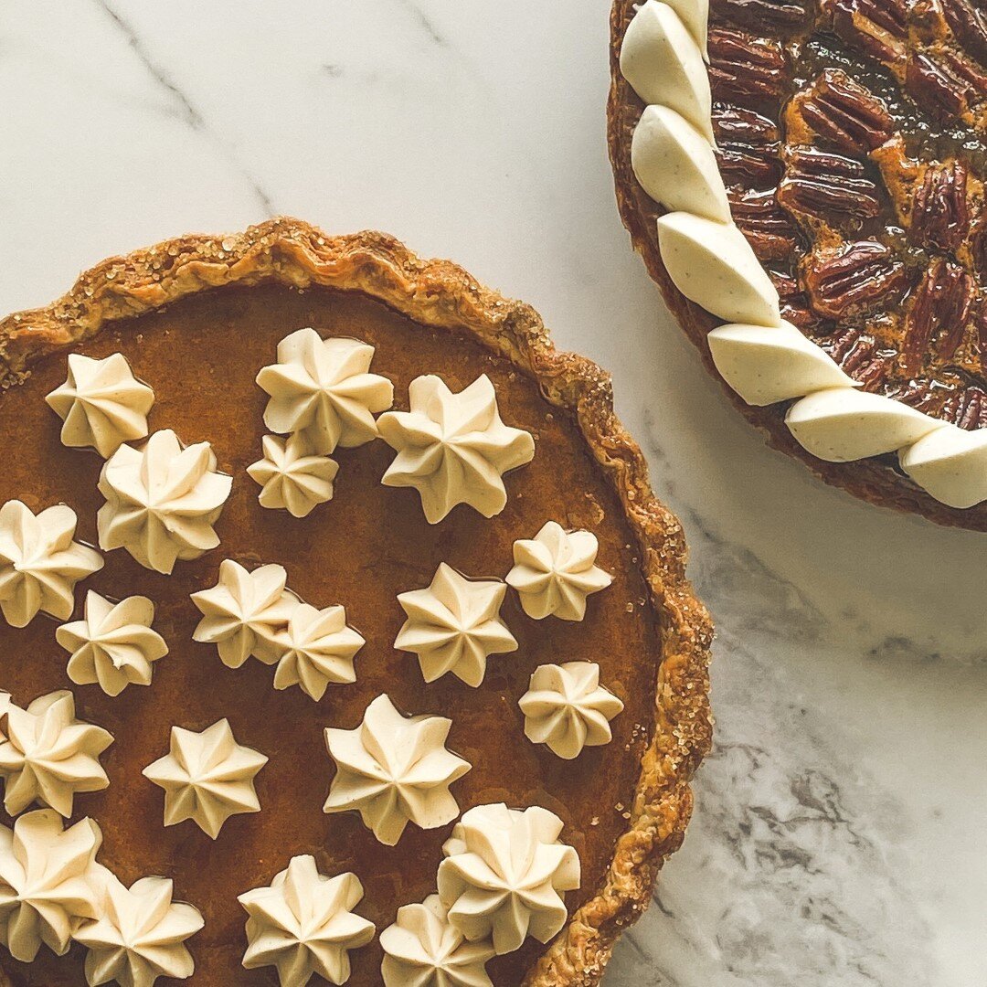 Let&rsquo;s talk Thanksgiving desserts! 😍 We are drooling over @kukkijar_vancouver &lsquo;s delectable Pumpkin pie with salted caramel Chantilly, and her gooey Pecan pie topped with vanilla Chantilly cream. You won&rsquo;t want to miss out on some o