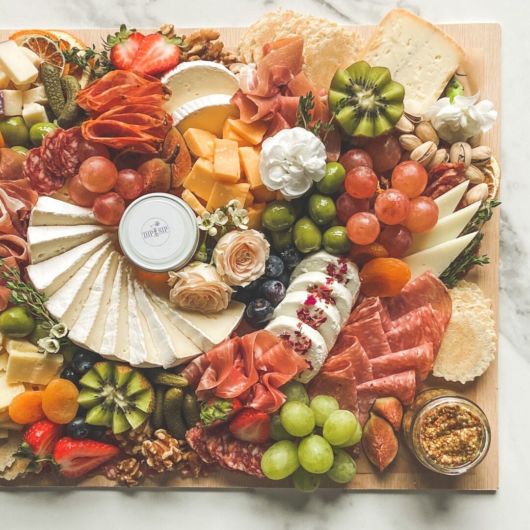 This beauty fed guests at a bridal shower last weekend. 😍 We feel so honoured each and every time our platters are chosen for your special occasions 😭.⠀⠀⠀⠀⠀⠀⠀⠀⠀
.⠀⠀⠀⠀⠀⠀⠀⠀⠀
#charcuteriebox #yvreats #yvrfoodblogger #vancouverfoodie #charcuterieevent 