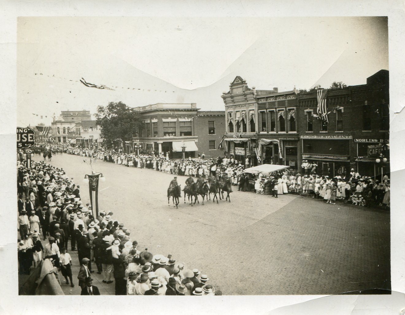 WWI Soldiers in "Welcome Home" Parade