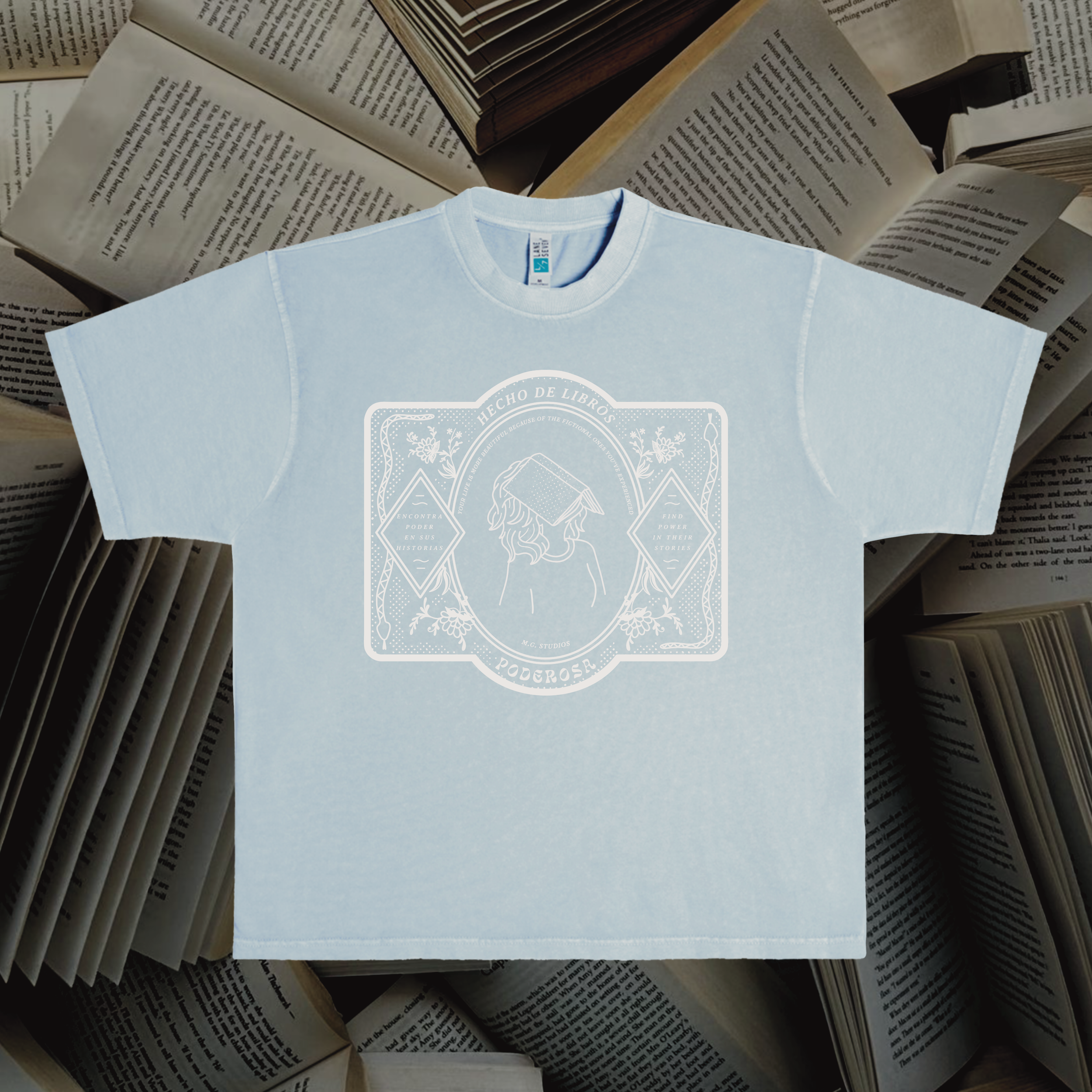 Hecho de libros Tee (BC)