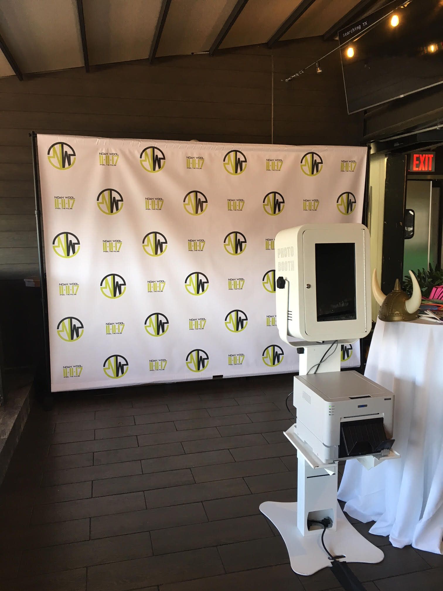 Step and repeat booth.jpg