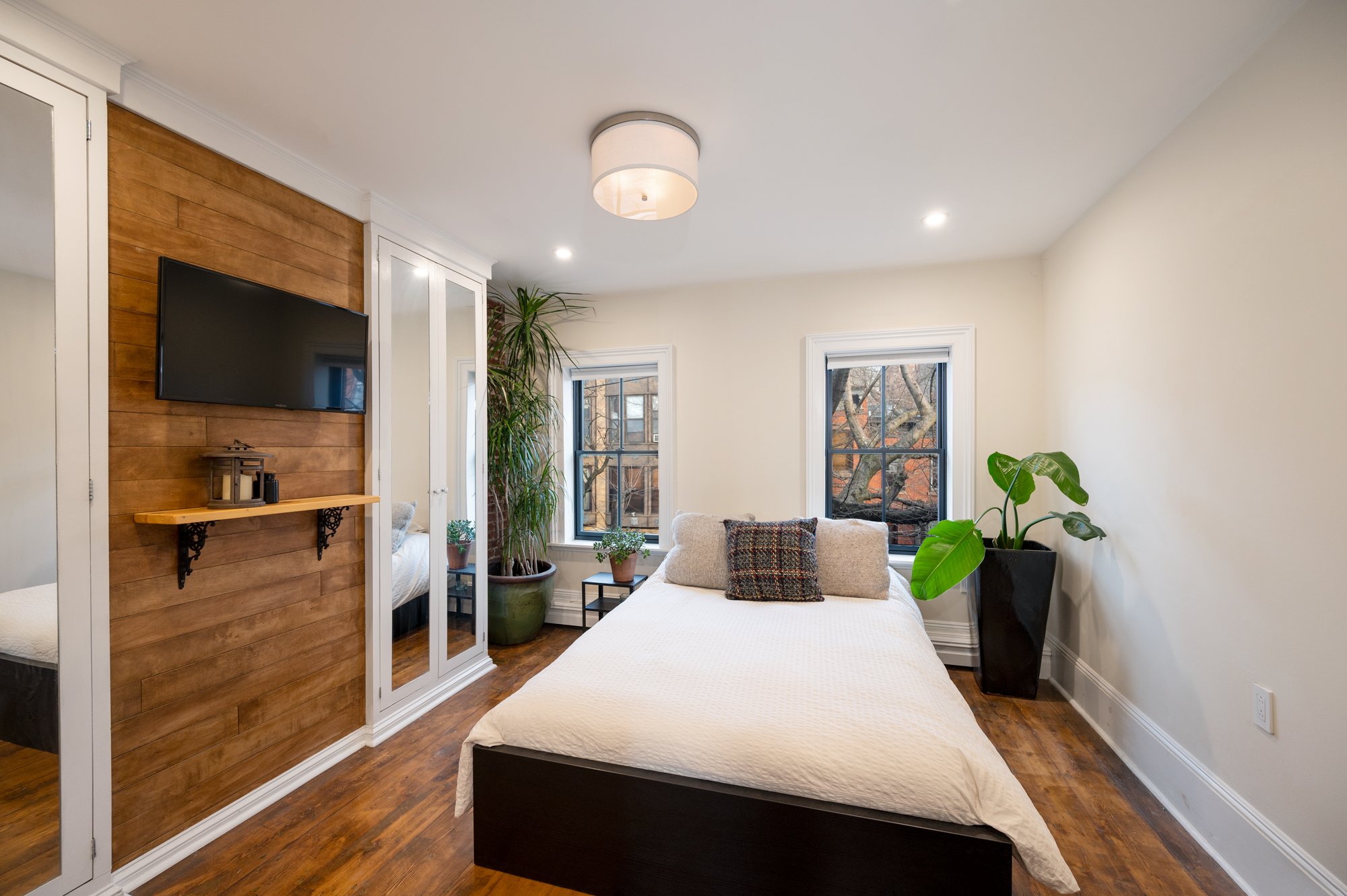 165 Coles - Bedroom 3 - 3rd Fl.jpg