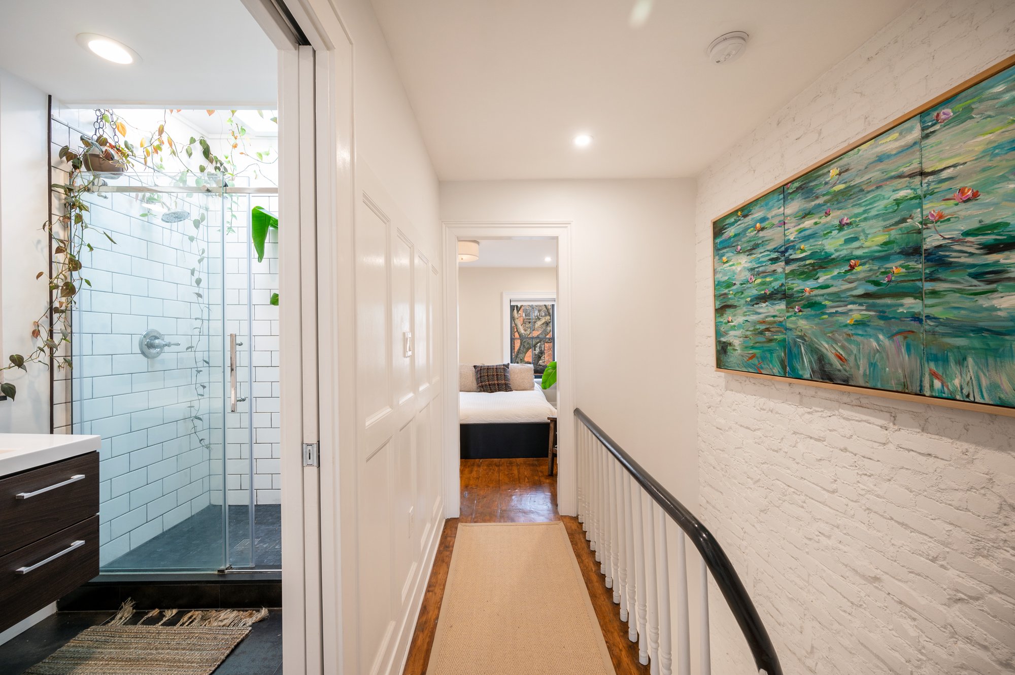 165 Coles - 3rd Fl Landing.jpg