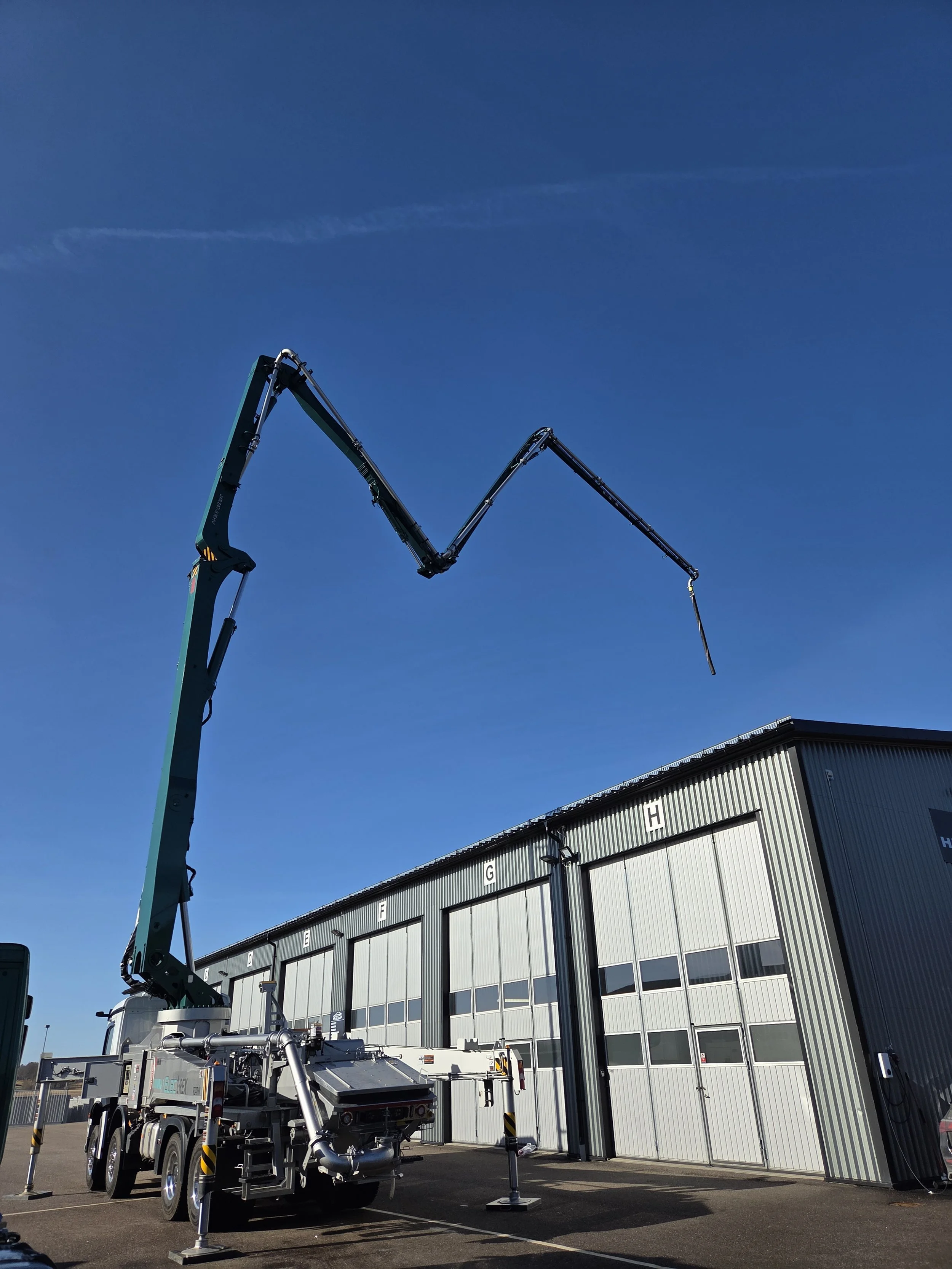 JUNJIN M47 HYBRID Mercedes (4).jpg