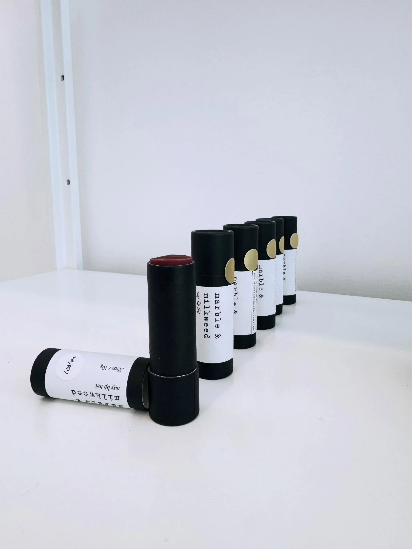 Rosy🌹lip and cheek tint is back in stock!!

This is a crowd favorite at a Clove!
We brought it back for holiday and it sold out fast!

Handmade in New York.
Beautiful color for any skin tone:)

Always in my bag😉

#rosy #rosycheeks #rosylips💋 #marb