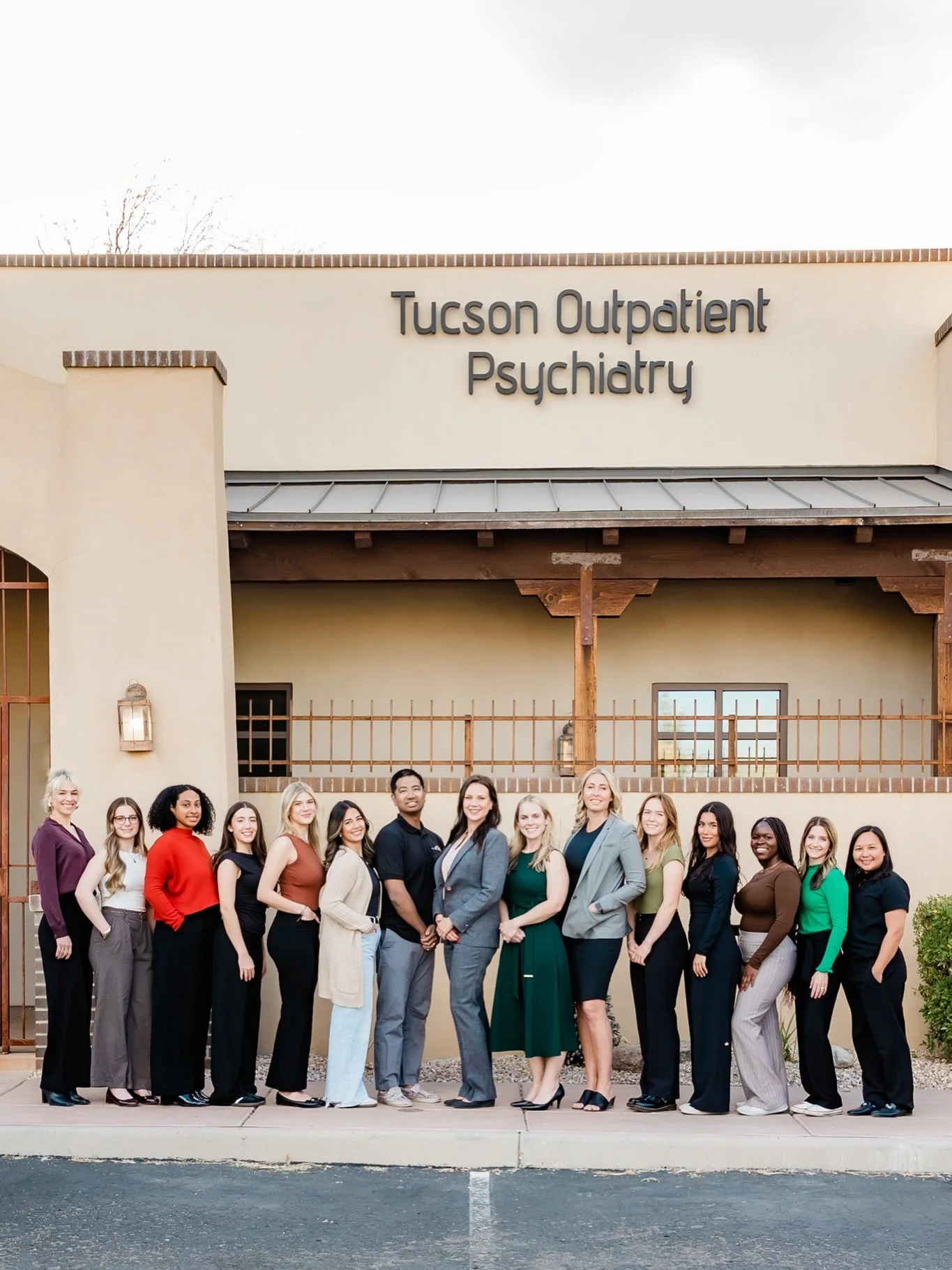 Branding session for Dr. Kristine Norris and her team at @tucsonoutpatientpsychiatry - we were able to capture group photos, headshots for everyone, and a few lifestyle photos that they can use in their marketing efforts! 
Does your team need new pho