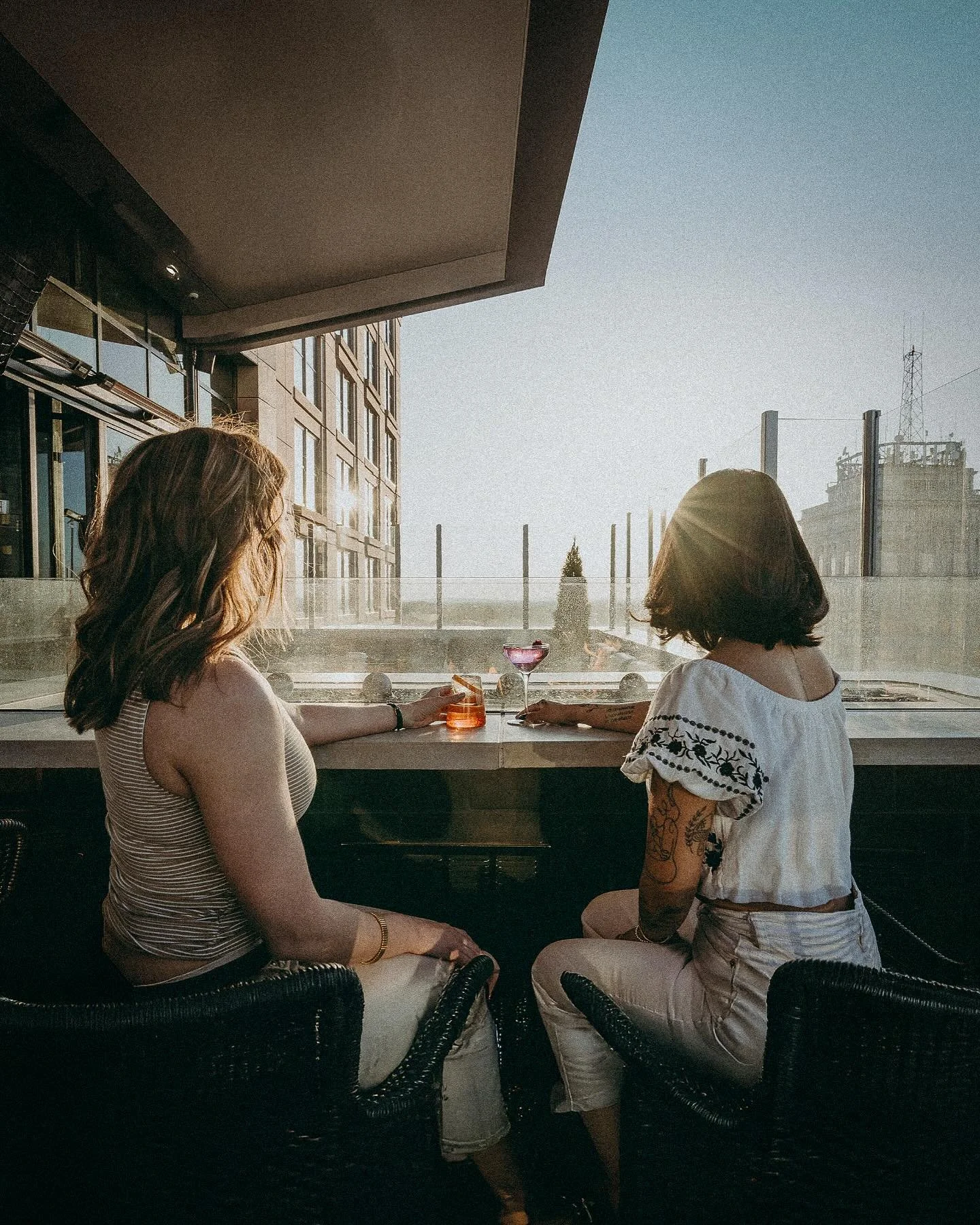 Soaking up the last days of summer&hellip;

Join us for some sunshine 🌞

Happy hour 4pm-6pm 🍊🍕 

DJ KEII 9pm-midnight @djkeii1 🎶