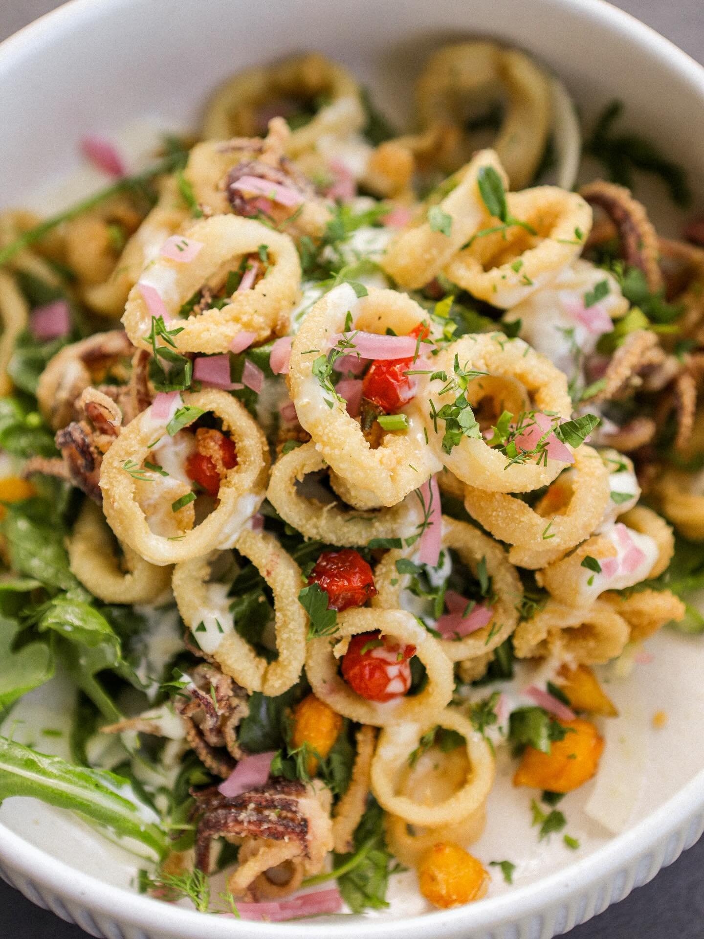 Crispy Calamari!

Cornmeal Crusted Calamari, Lemon Aoli, Piquillo Peppers, Pickled Red Onions, Shaved Fennel, Baby Arugula.

We&rsquo;re back open at 5pm today!