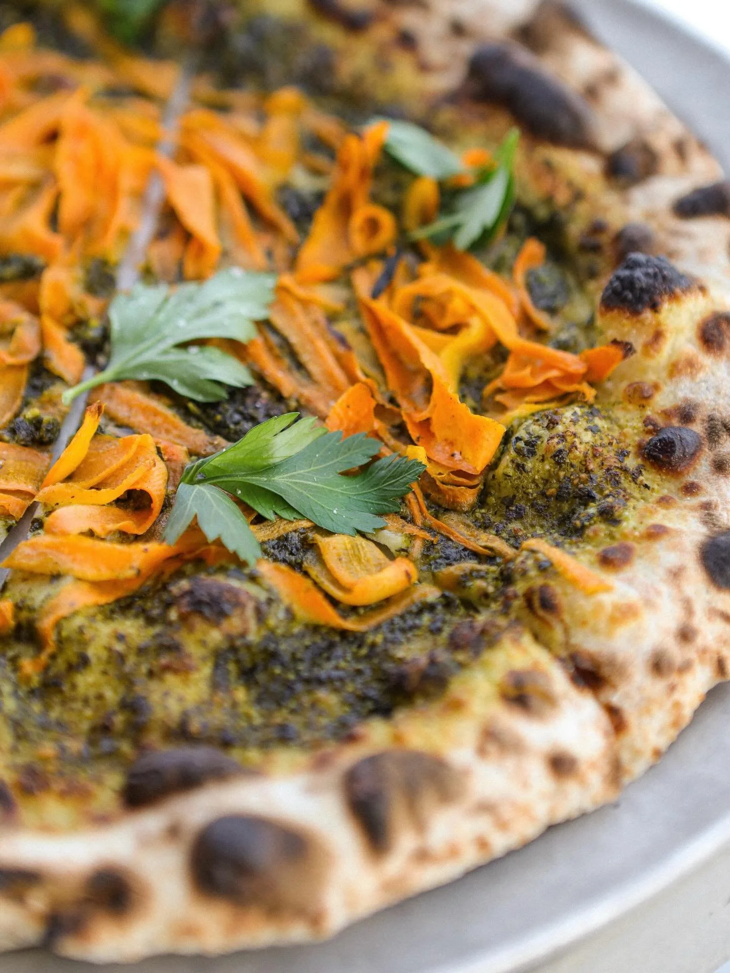 Vegan Kale Pesto &amp; Shaved Carrot Pizza 🥕