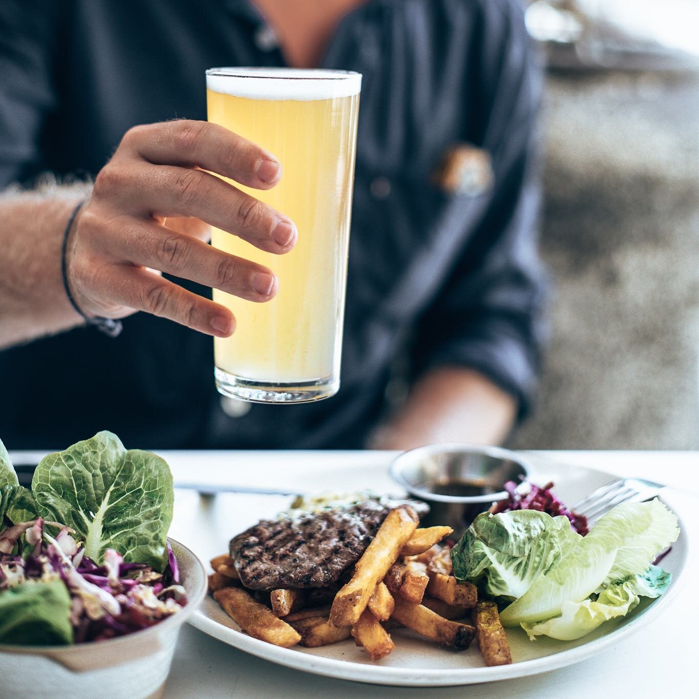 S U N D A Y 🍻
&mdash;&mdash;&mdash;
#noosa #sunday #visitnoosa #steak #sundayrecovery #beer #longlunch #sundaysession