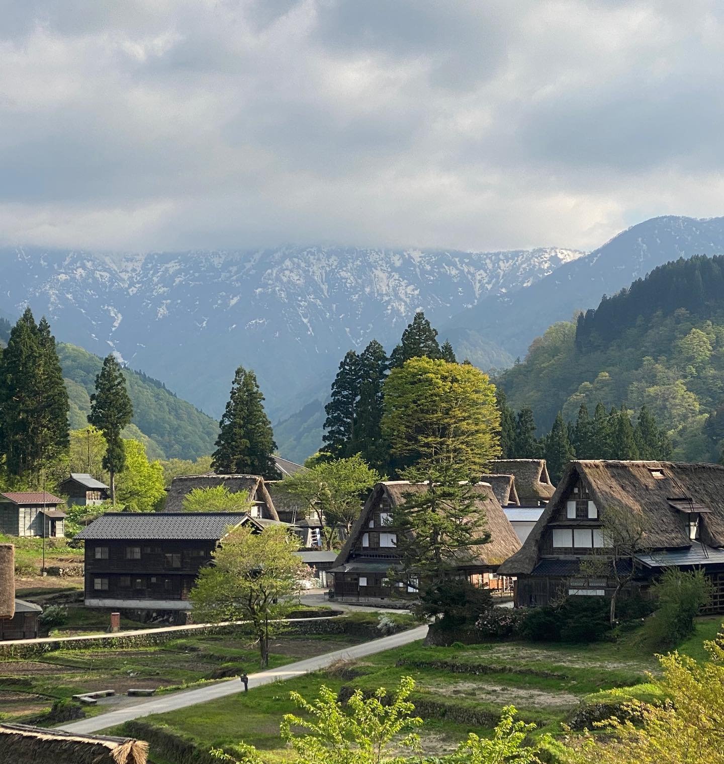 Gokayama 

#japantravelguide #discoverjapan #japanawaits #tokyophotographer #japanrevealed #explorejpn #lovers_nippon #explorejapan #bestjapanpics #japan_of_insta #photo_jpn #cinematicmodeon #gotokyojp #inspirationcultmag #wondersofnippon #instajapan