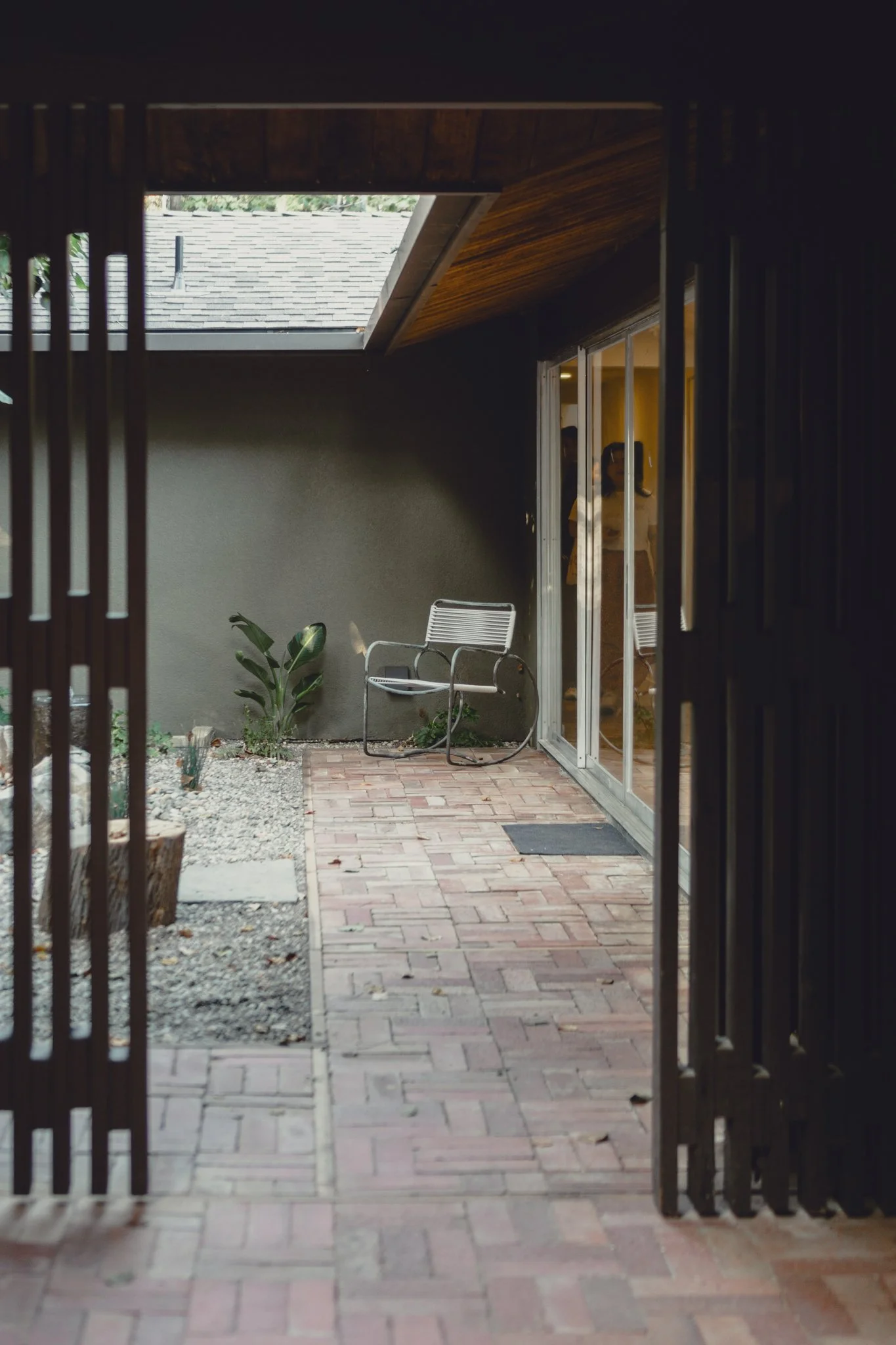 11-5-23 390 N San Rafael Ave-02.jpg