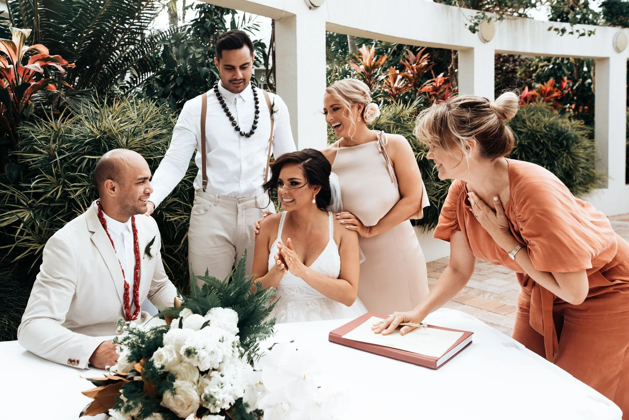 The Shangri-La    Vinny &amp; Hannah    VIEW