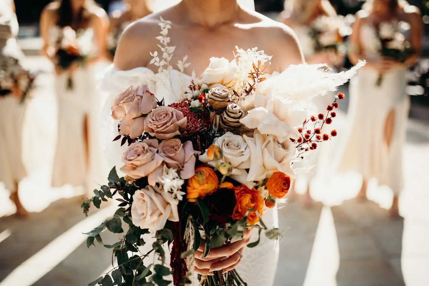 Glorious Bouquets 🍂

I get a kick out of seeing them at ceremonies. The variety of flowers, foliage, colours, design, fresh or dry. A true piece of art from the florist!

This masterpiece was crafted by Deb @two_tribes_events for petite babe, Shari. She and Alex celebrated ONE year Married yesterday⚡️Geez, how time has flown....

@luminosity.studios
