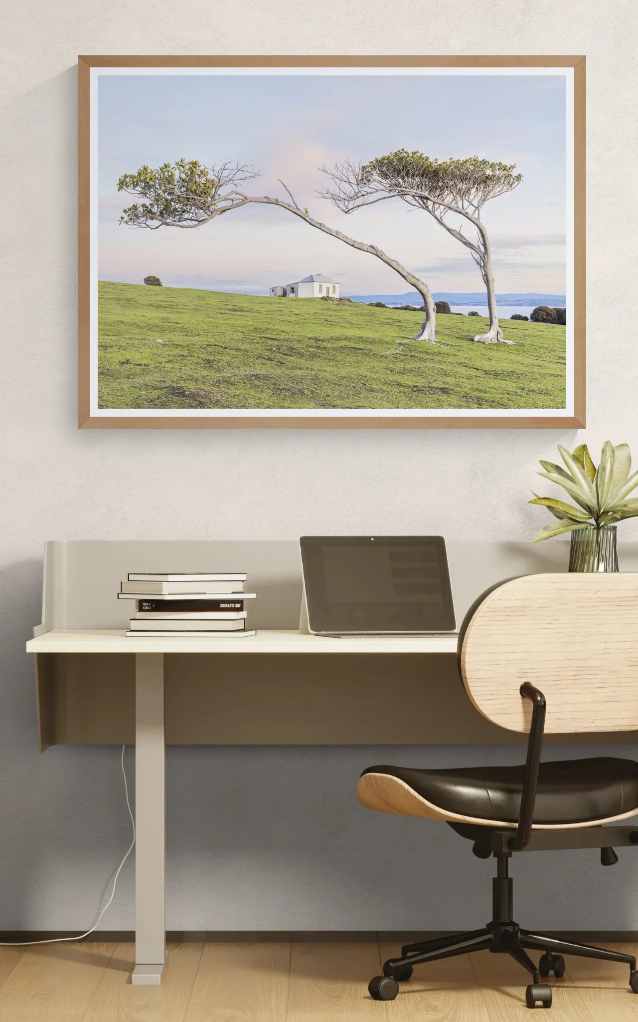 Maria Minimal home office.jpeg