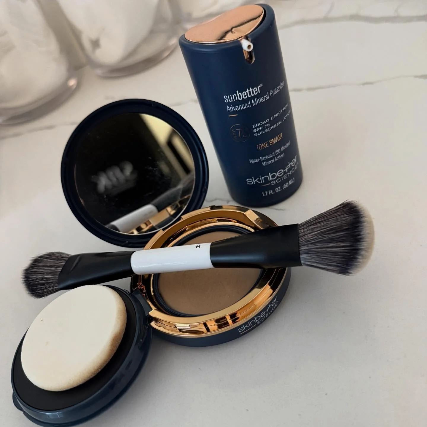 A tinted SPF that is suitable for all skin tones is reallyyy hard to come by. The ToneSmart lotion and compact by @skinbetter are not your average mineral SPFs, they&rsquo;re tone-adapting and formulated to enhance your natural complexion, not mask i