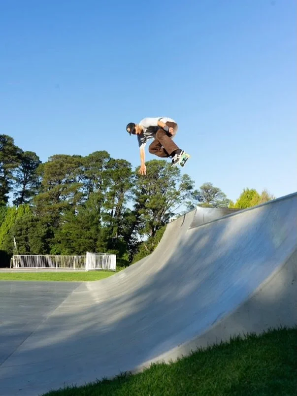 A few nice shots of @lukevarga hitting Emerald Skatepark 📸 @samandersoncaptures