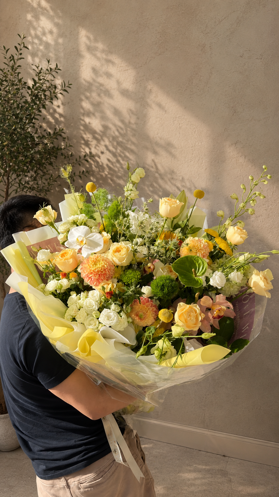 Sunlit Elegance Bouquet (Giant Size)