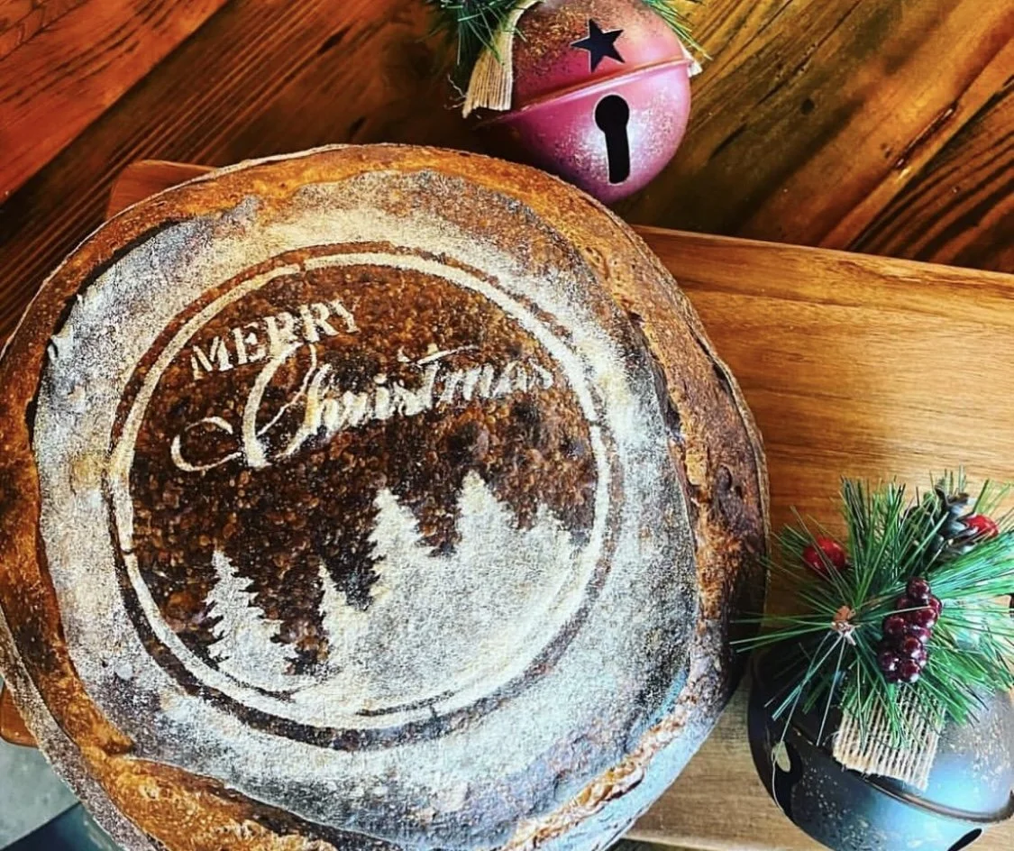 centerpiece loaf christmas.jpg