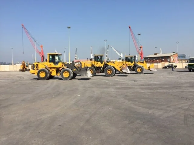 FRONT END WHEEL LOADERS AT MAYDON WHARF