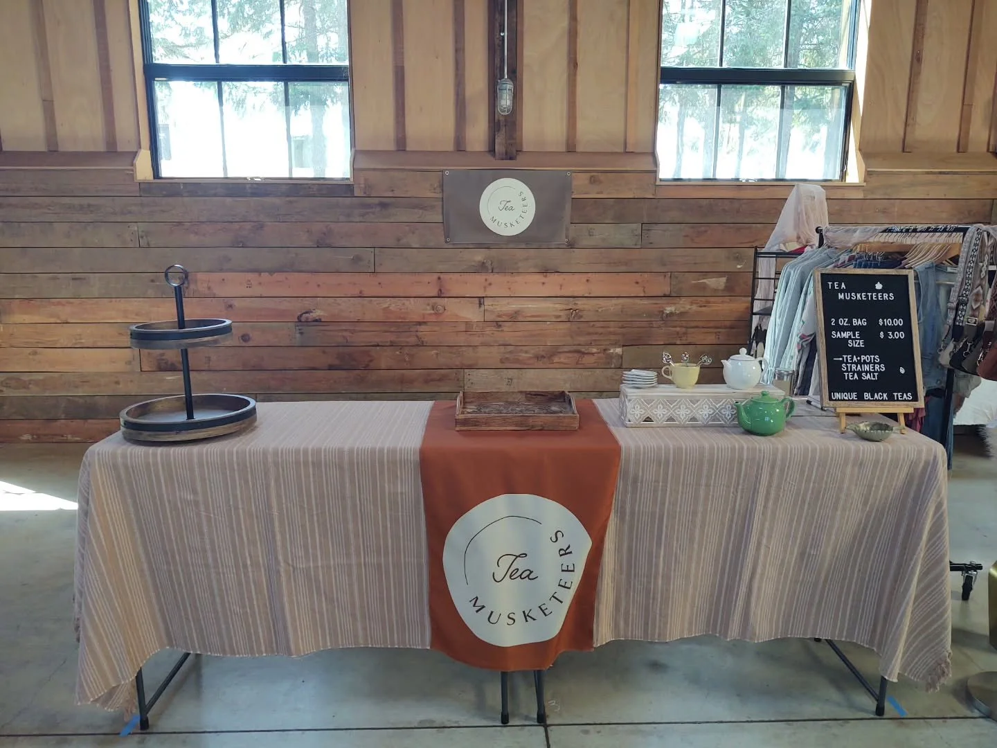 Setting up for tomorrow's Silobration NW @abbeyroadfarm! It is nice and cool in the building, and there will be lots of ways to stay cool! We will be serving up samples of our refreshing iced Valley Mint tea🧋

#abbeyroadfarms #abbeyroadevents #carlt