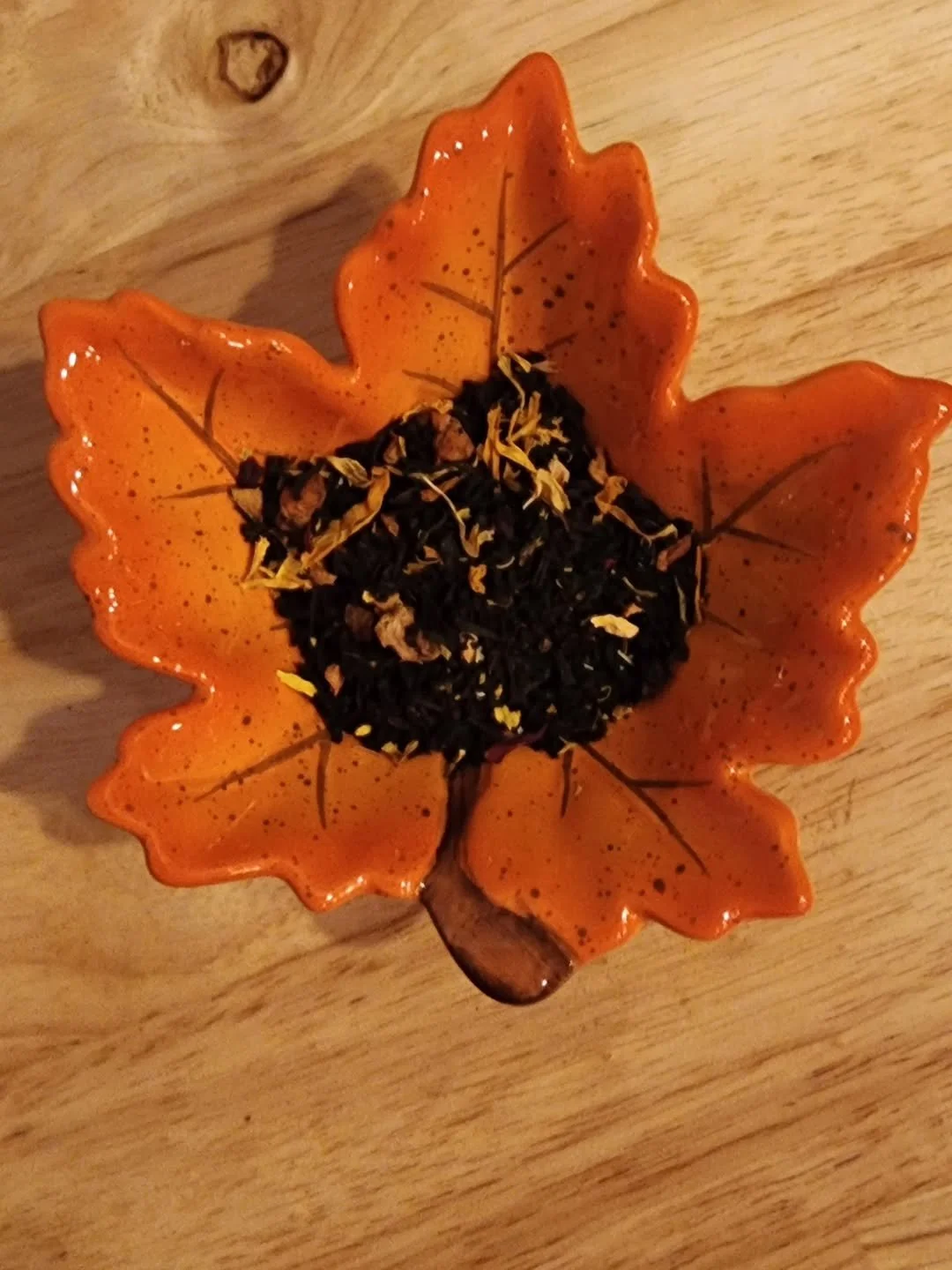 Pumpkin Spice tea! Exclusively available @newberg_art_walk this Friday and @bloomingjunction fall event October 11th.
This is the perfect tea to sip on a cool autumn day. Isn't it beautiful?!? 🎃 ☕️ 

#autumntea #pumpkinseason #falltea #shopsmall #sh