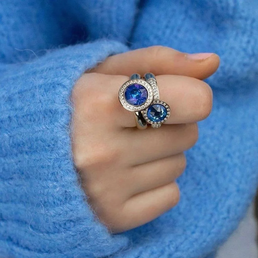 Warme trui , mooi juweeltje : de oudeale winteroutfit💙

#qudo#qudocollection#warm#winter#jewelry#blue #winterwonderland #winteroutfit#interchangeables#denimblue #zalig #gezellig#mooi
