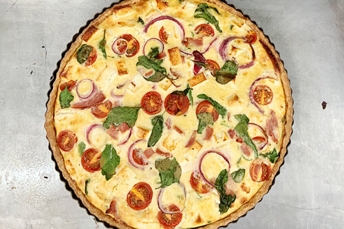 Plum+tomato,+baby+spinach+and+gouda.jpg