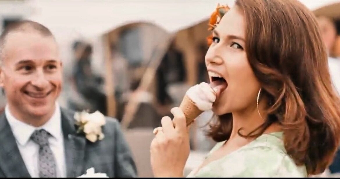 How do you eat yours?

.

.

Here come the hashtags..
#vintage #vintageicecreamvan #cheshirebride #liverpoolbride #northwaleswedding #vintagelove #engaged  #2025bride  #shropshirebride #ukwedding #northwestwedding #northernbride #vintagelife #bohobri