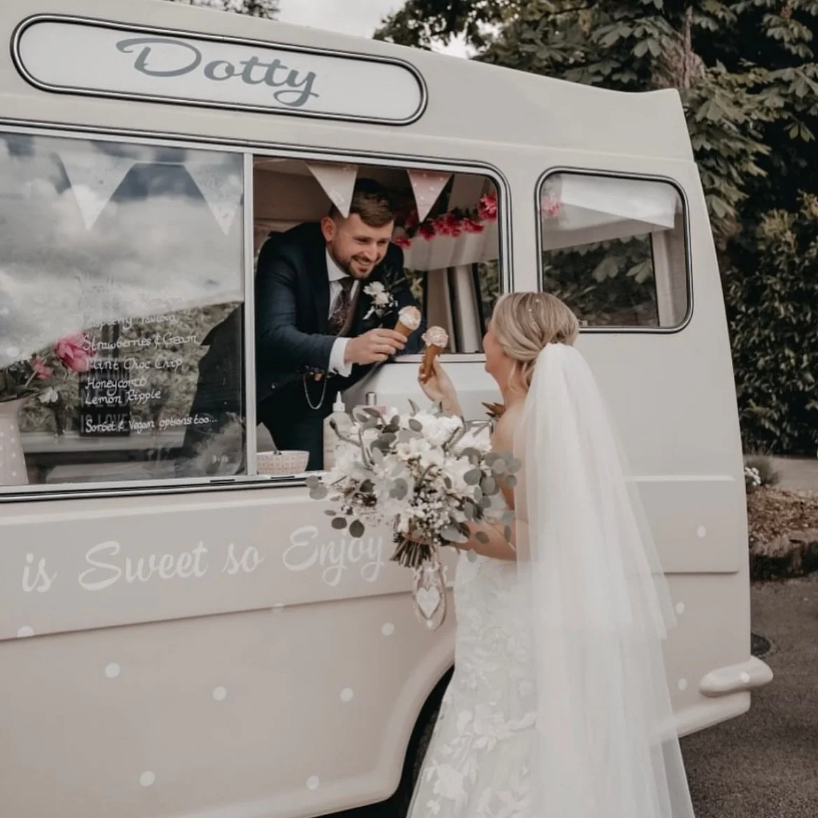 ❤️

@styallodge 

#cheshirebride #liverpoolbride #northwaleswedding #weddingstyle #engaged  #2025bride #shropshirebride #ukwedding #northwestwedding #northernbride #vintagelife #bohobride #gettingmarried #wedding #bride  #weddingphotography #weddingi