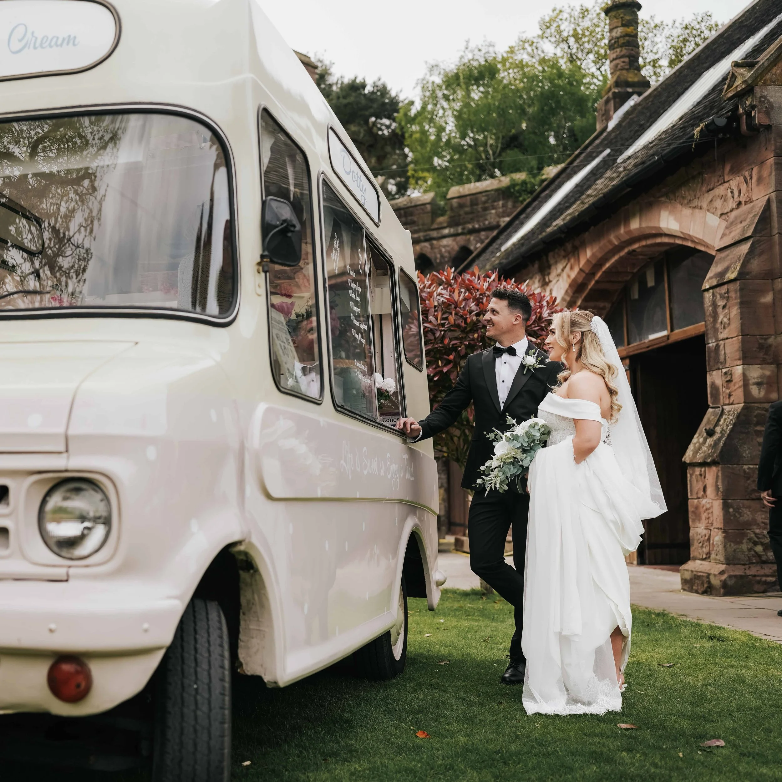 Emily &amp; Jordan ❤️ Peckforton Castle