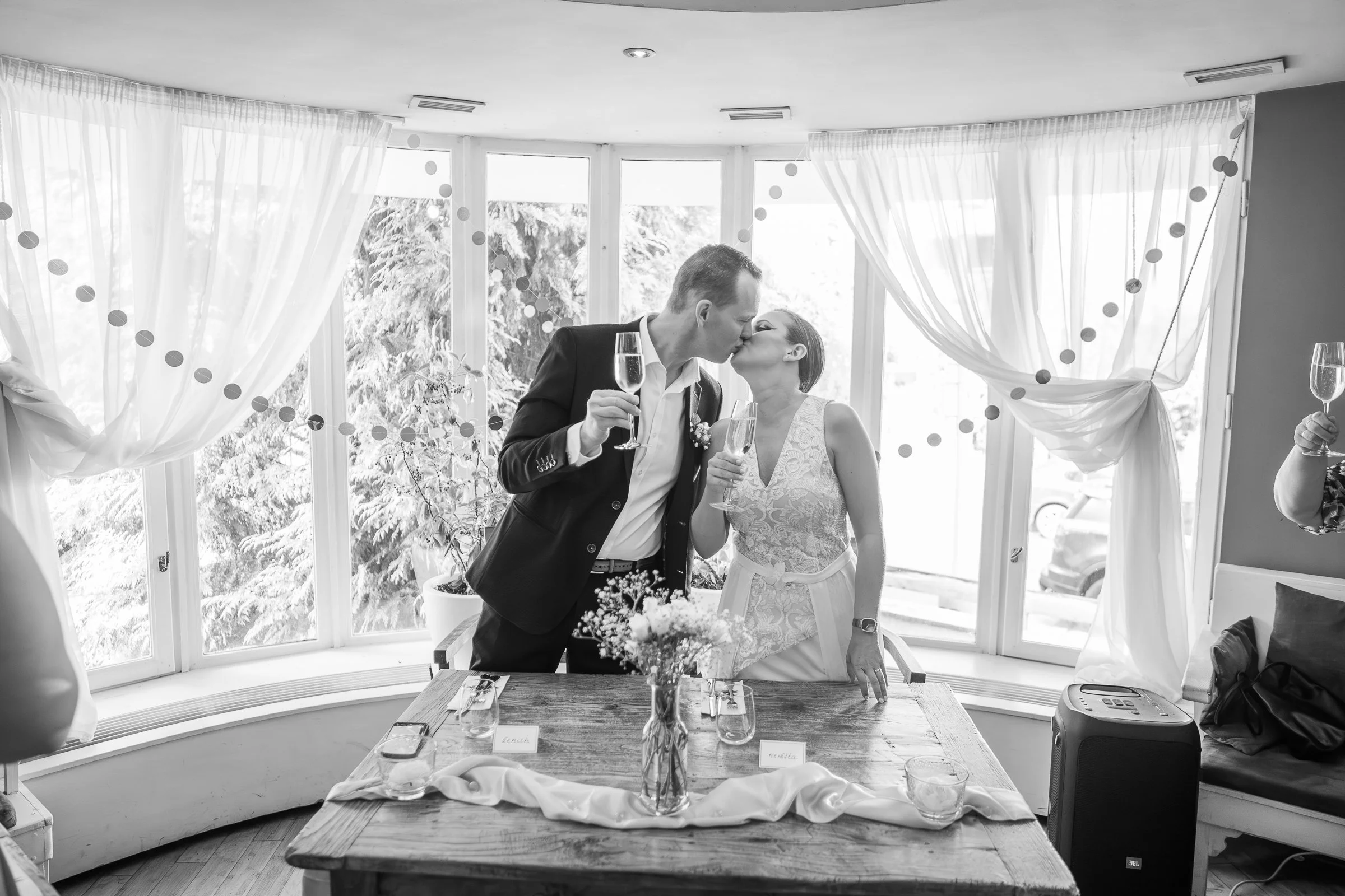 wedding photographer prague-7300293.jpg