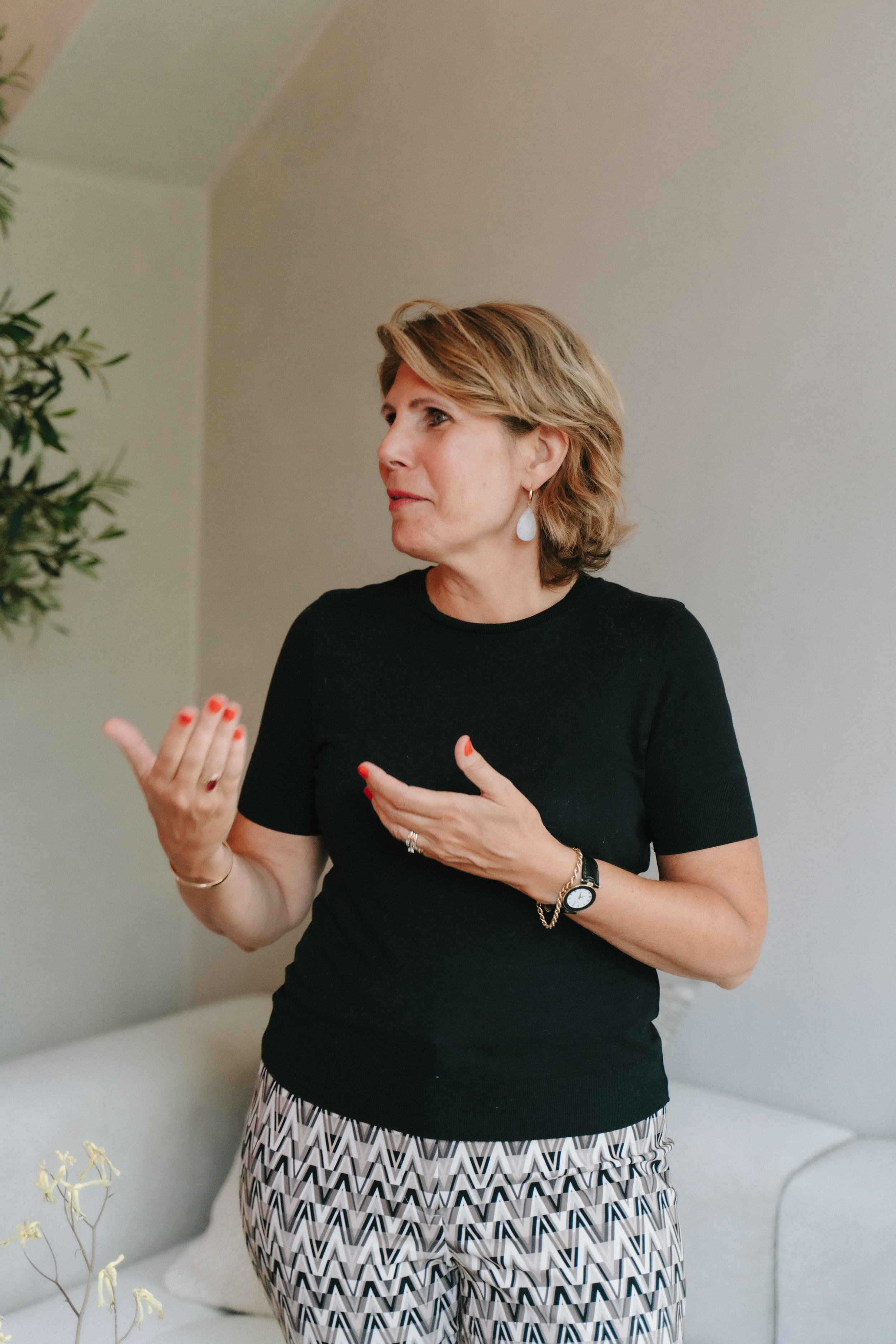 Holistisch therapeut Jackie legt uit hoe familieopstellingen en Psych K kunnen bijdragen aanpersoonlijke groei en transformatie