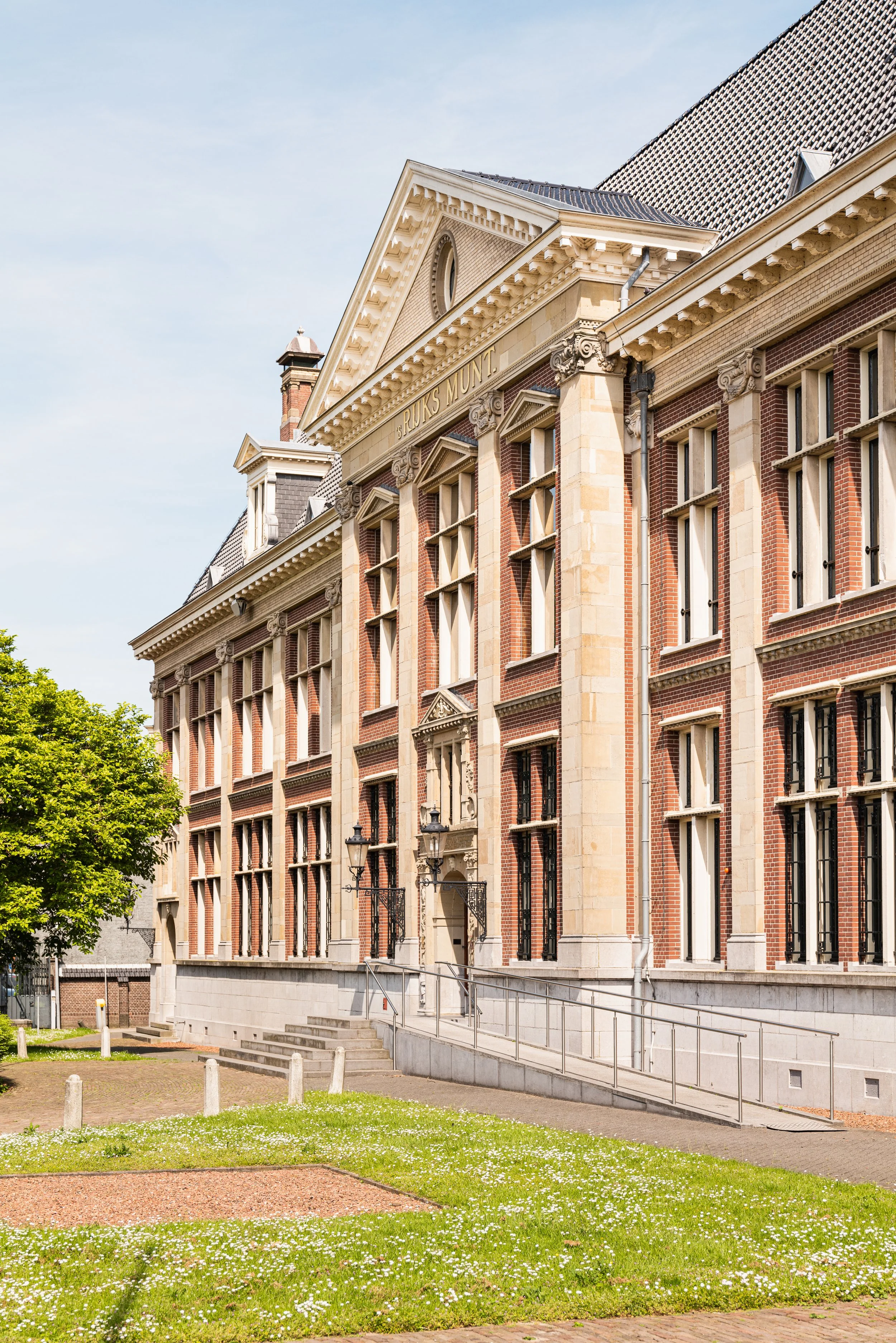 Muntgebouw entree Stories Utrecht
