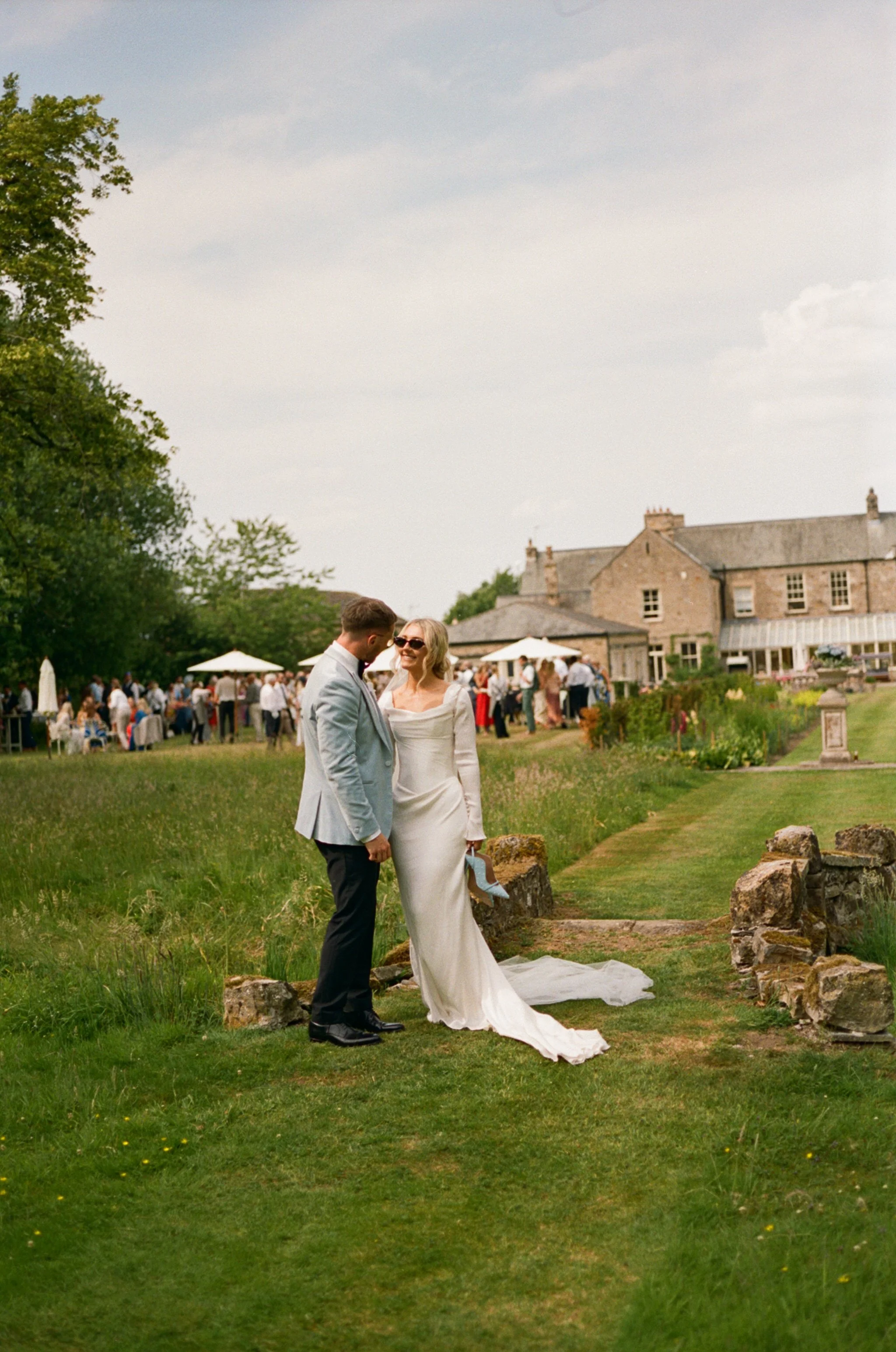 LUXURY MARQUEE WEDDING FLOWERS, ON A PRIVATE YORKSHIRE ESTATE.