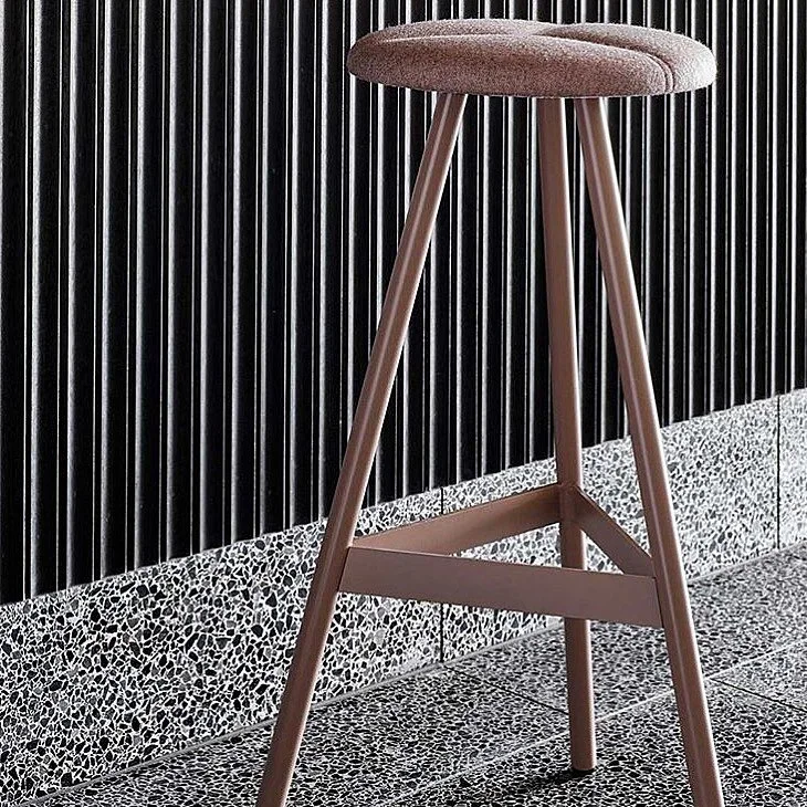 TERRAZZO ~
Absolutely in awe with this beautiful terrazzo tile from @fibonaccistone called &lsquo;Wolf&rsquo;.

Bold use of black and brown shards amongst a grey base and a touch of shine, a stunning tile that will create the perfect statement.
Avail