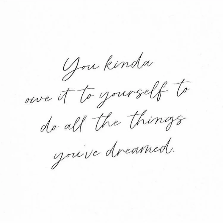 Monday motivation! 
What better way to start a new week with motivation to begin your dreams 🙌