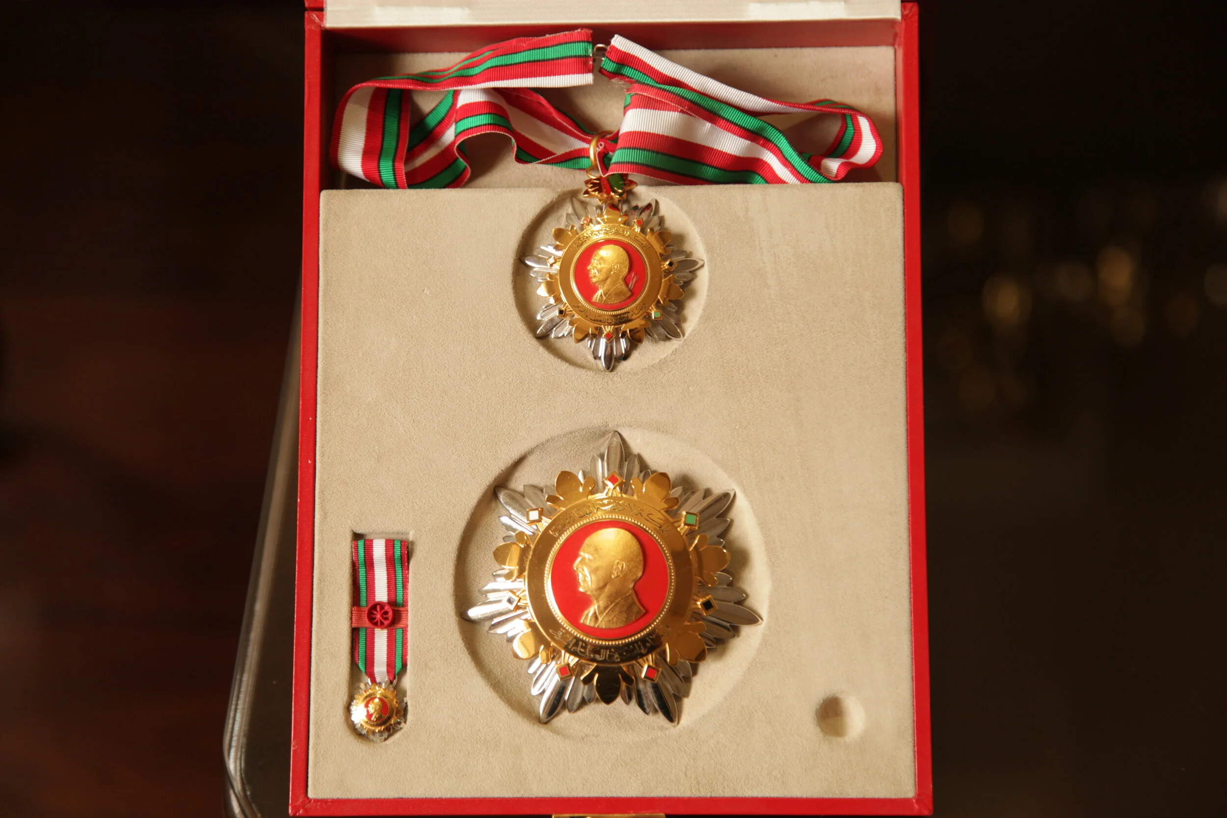 Al Hussein Shield of the First Degree for Distinctive Benevolence وسام الحسين للعطاء المميز من الدرجة الأولى                                                              