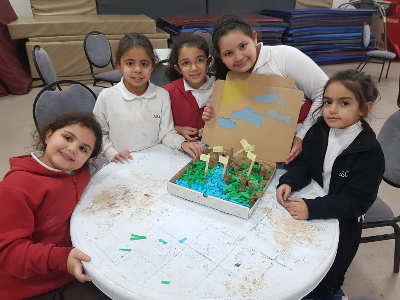 PYP_Hosts_G1_Siraj Center13.jpg