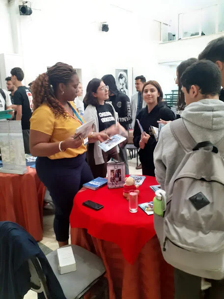 Uni Activities_Students Talking to University Representatives3.jpg