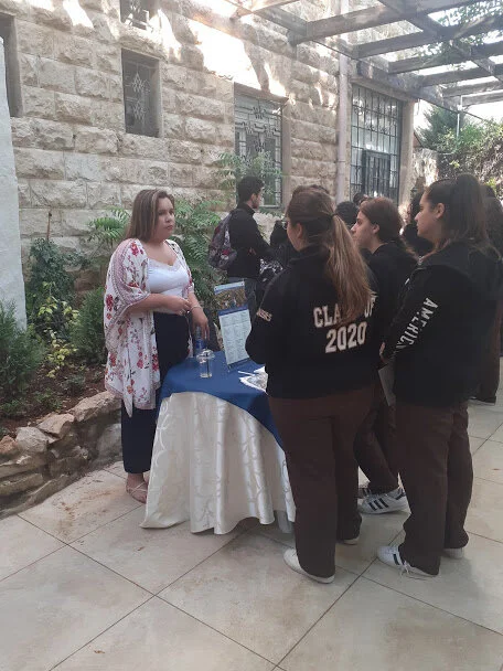 Uni Activities_Students Talking to University Representatives4.jpg