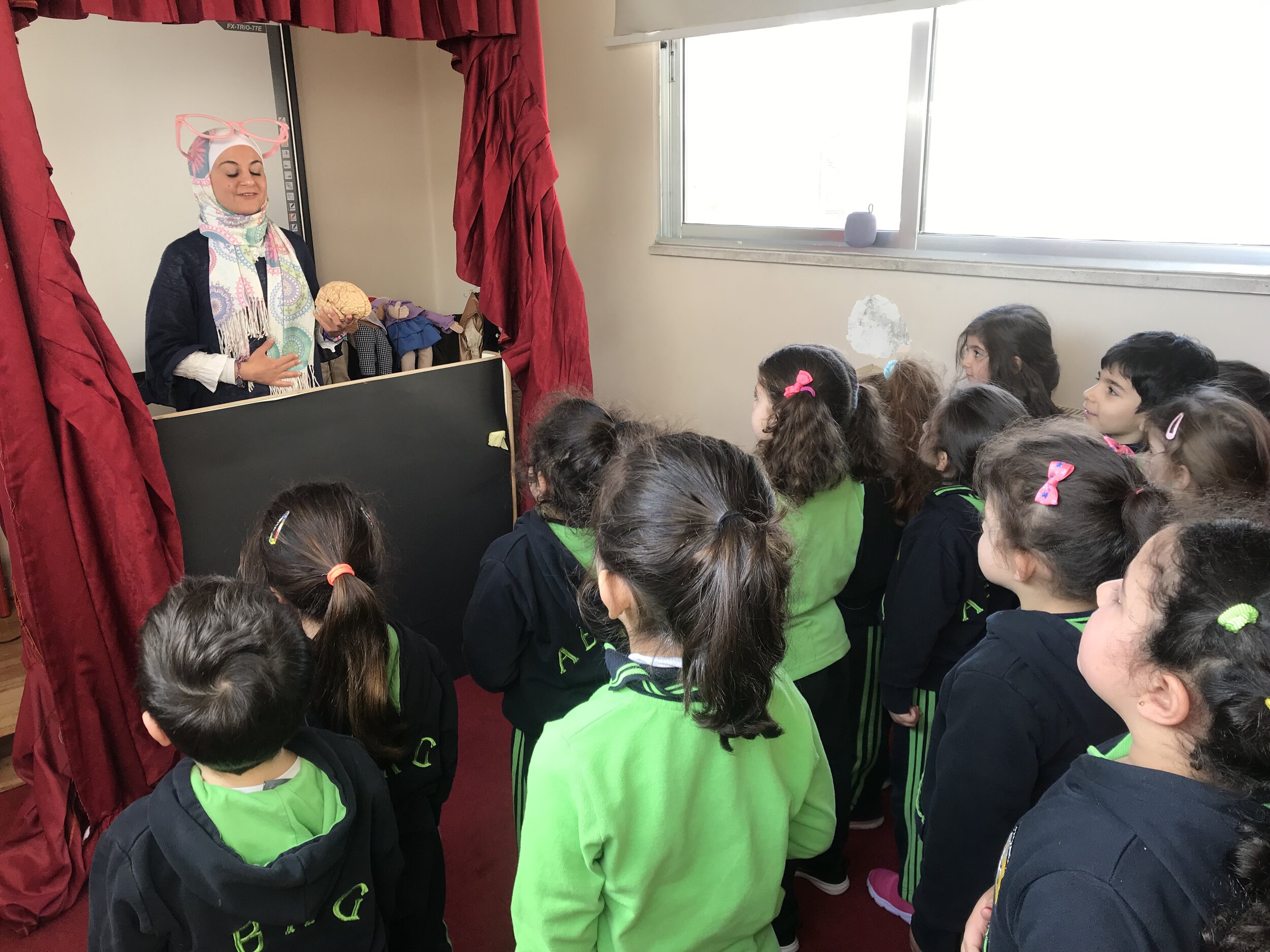قراءة قصة باستخدام الدمى ضحى خصاونة
